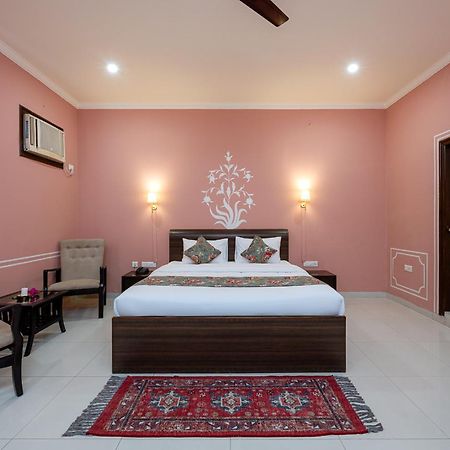 Nine Palms Resort Jaipur Bagian luar foto
