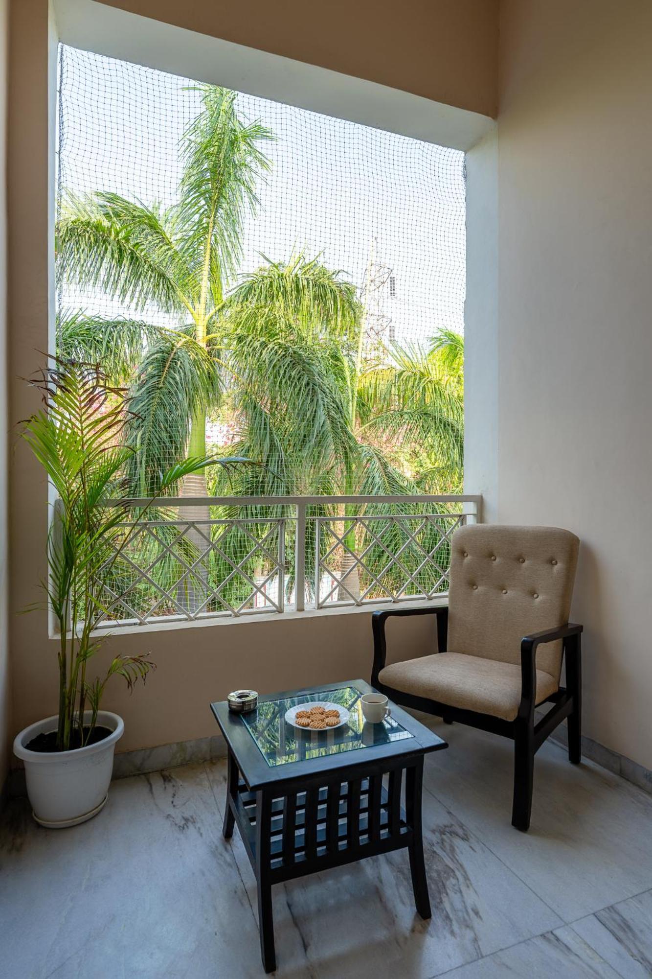 Nine Palms Resort Jaipur Bagian luar foto