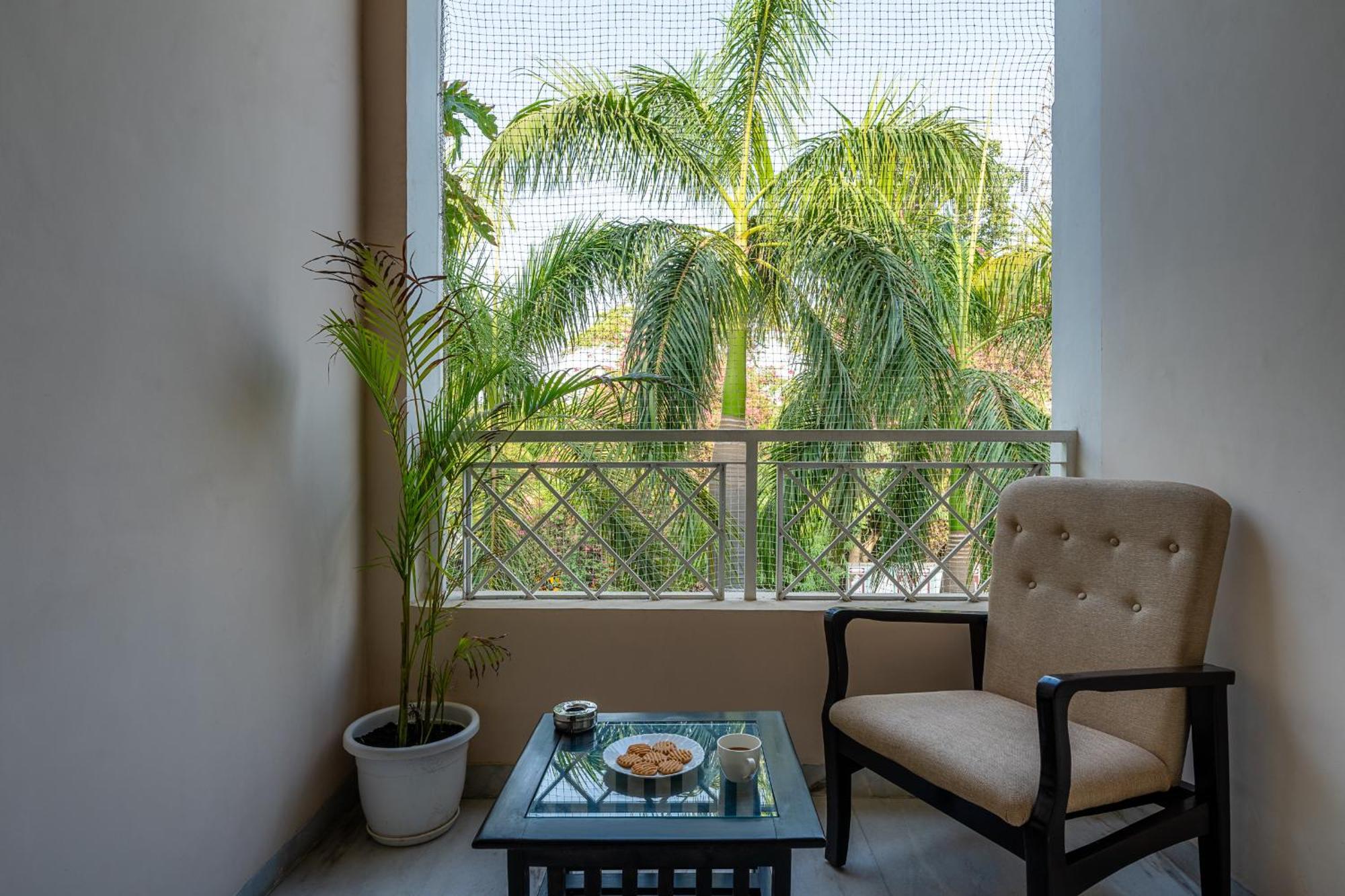 Nine Palms Resort Jaipur Bagian luar foto