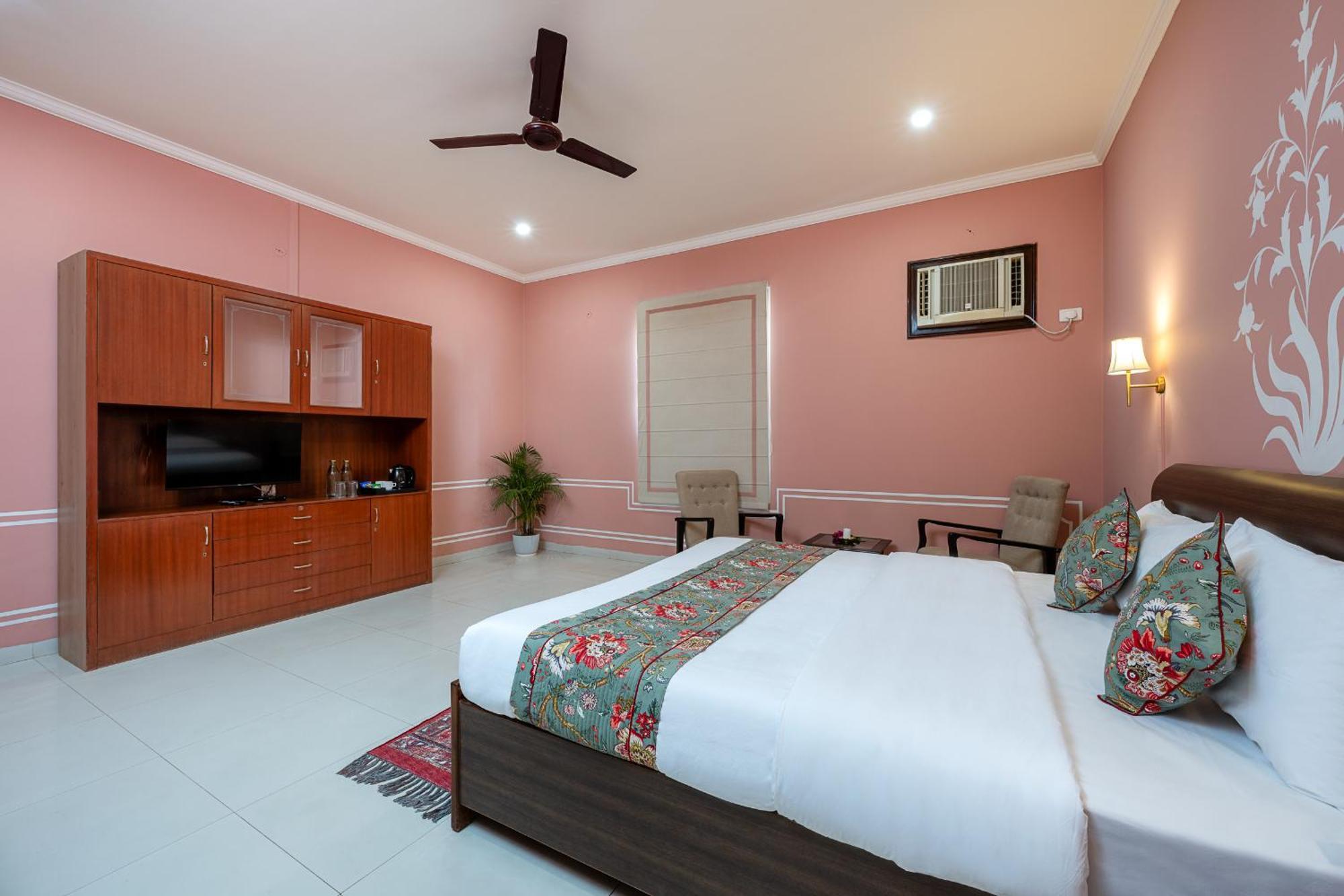 Nine Palms Resort Jaipur Bagian luar foto