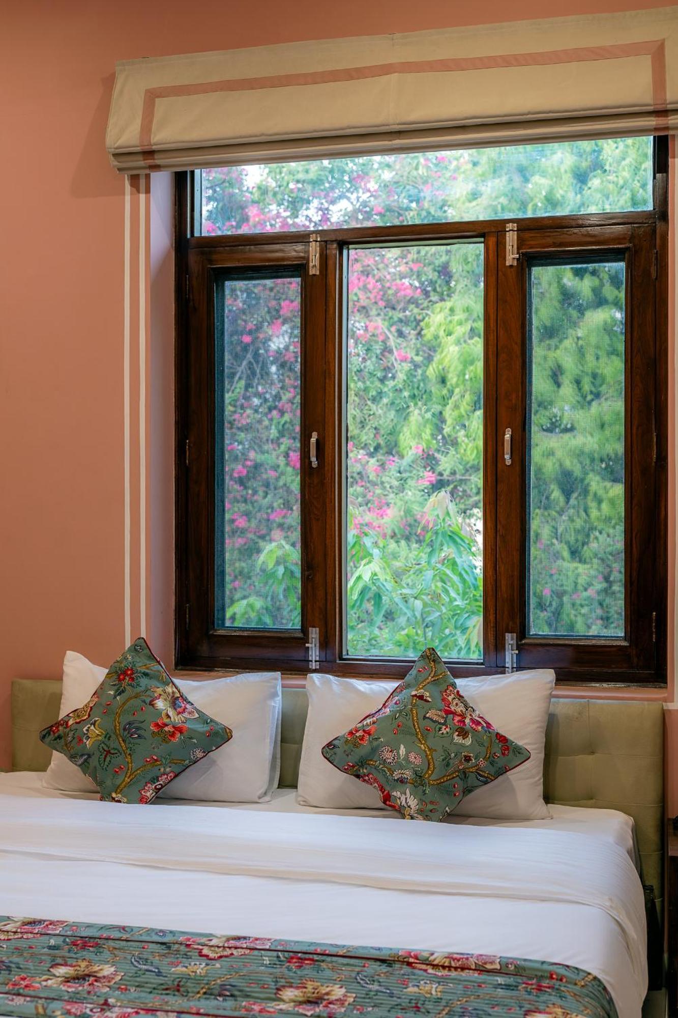 Nine Palms Resort Jaipur Bagian luar foto