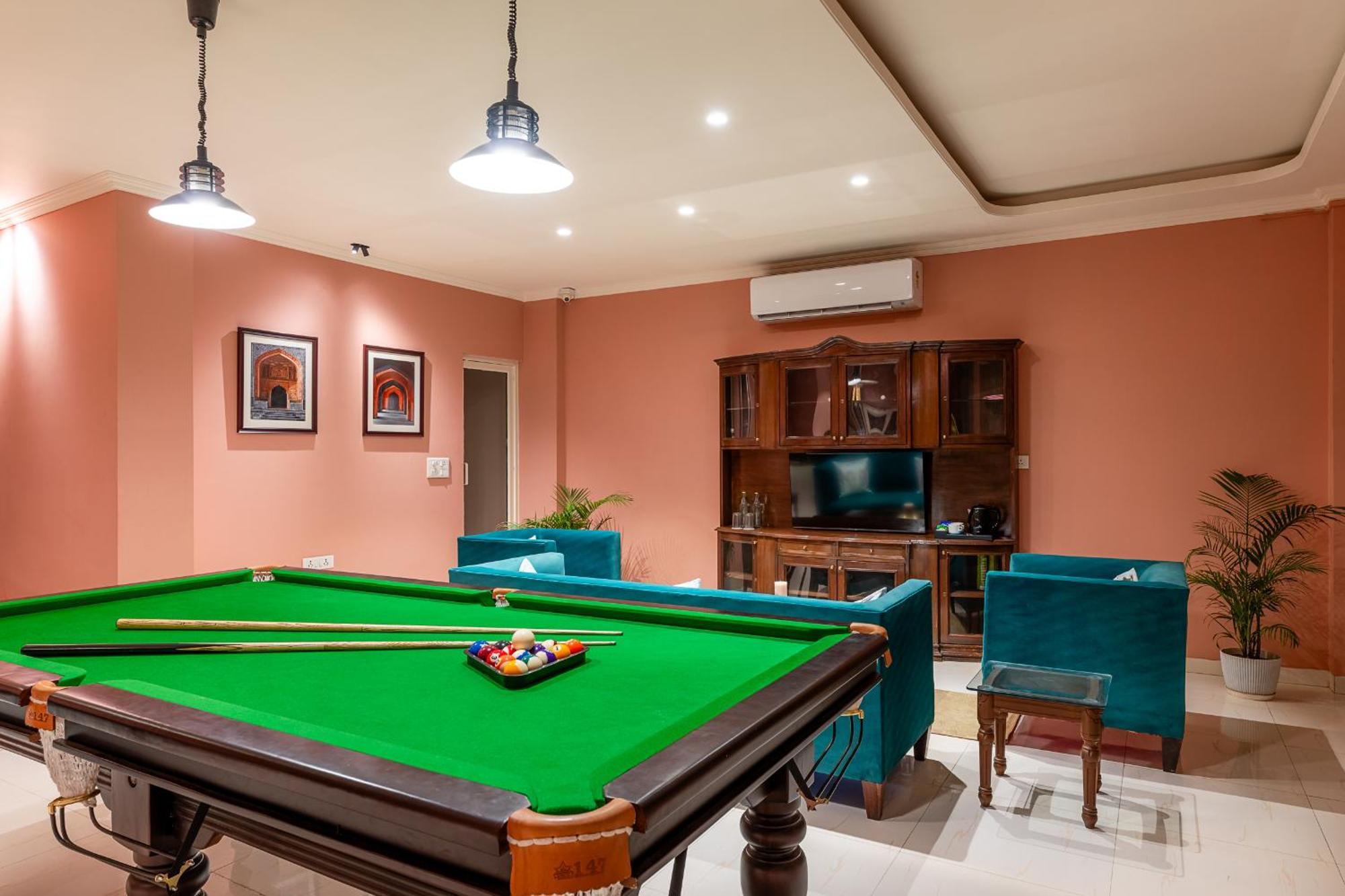 Nine Palms Resort Jaipur Bagian luar foto