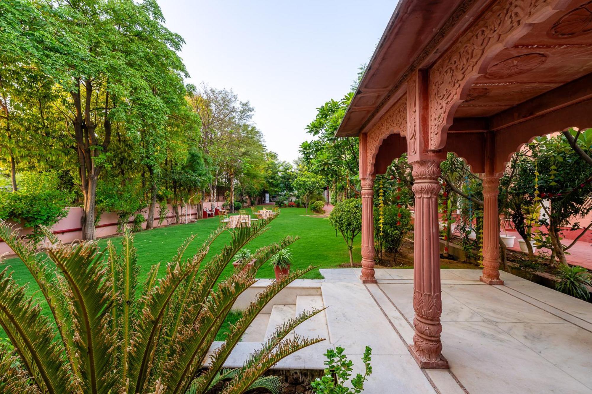 Nine Palms Resort Jaipur Bagian luar foto